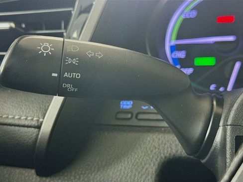 Used 2021 Toyota Camry SE image 12