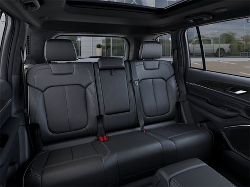 New 2025 Jeep Grand Cherokee Overland image 15