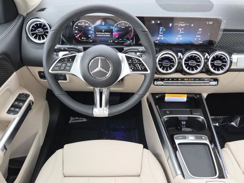 New 2026 Mercedes-Benz GLB 250 image 22