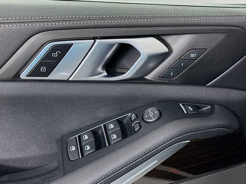 Used 2021 BMW X5 xDrive40i w/ Premium Package image 18