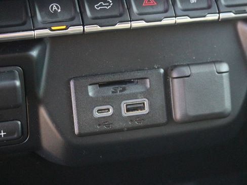 Used 2019 Chevrolet Silverado 1500 LT w/ Texas Edition image 31