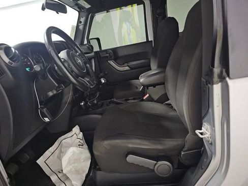 Used 2018 Jeep Wrangler Sport AWD/4WD image 12