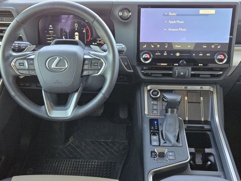 Used 2025 Lexus GX 550 image 29