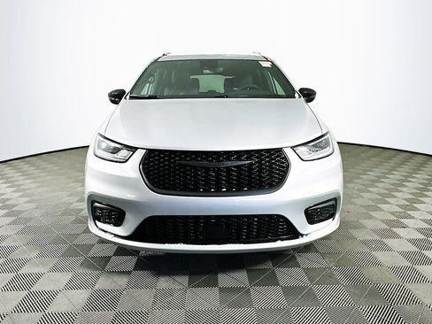 New 2026 Chrysler Pacifica Select w/ S Appearance Package FWD image 3
