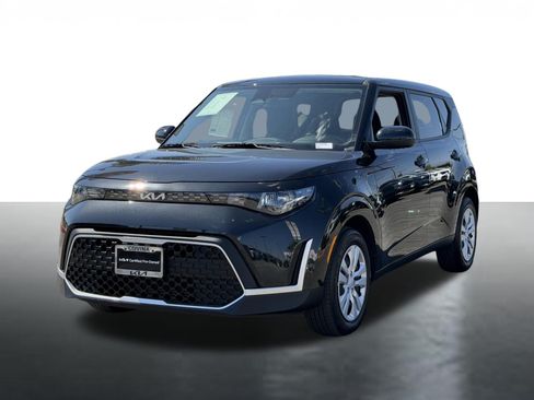 Certified 2025 Kia Soul LX FWD image 4