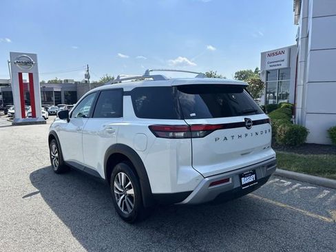 Certified 2024 Nissan Pathfinder SL AWD/4WD image 6