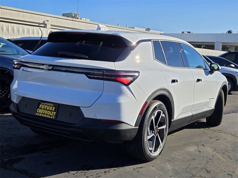 New 2026 Chevrolet Equinox EV LT image 3