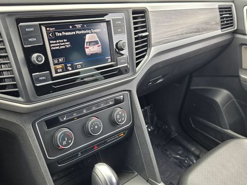 Certified 2022 Volkswagen Atlas Cross Sport SE AWD/4WD image 22