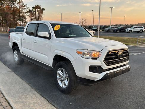 Used 2019 Toyota Tacoma SR image 7