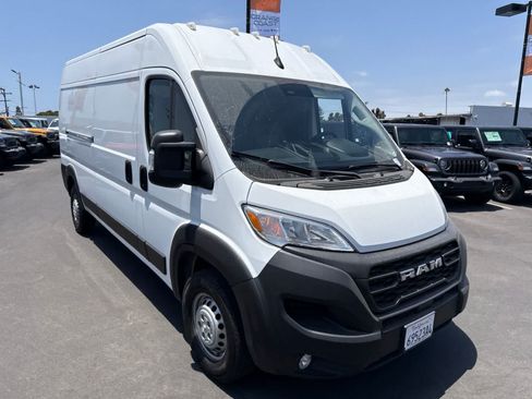 Used 2025 RAM ProMaster 2500 w/ Convenience Group FWD image 7