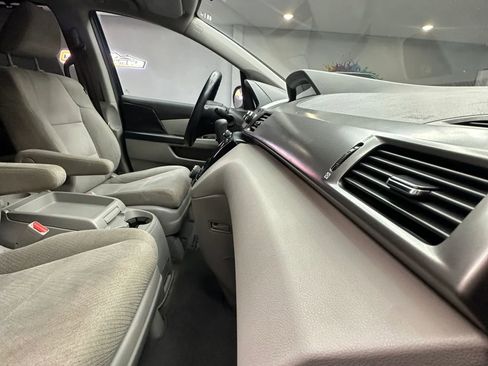 Used 2015 Honda Odyssey EX image 31
