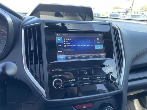 Used 2019 Subaru Crosstrek 2.0i Premium image 11