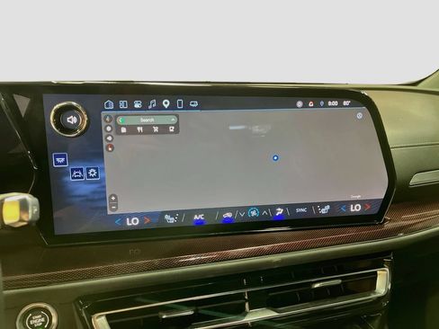 Used 2025 Chevrolet Traverse Z71 AWD/4WD image 13