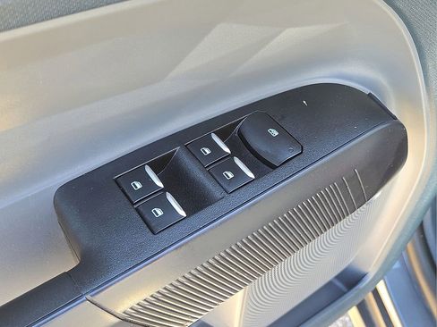 Used 2025 Ford Maverick XL w/ Equipment Group 102A image 20