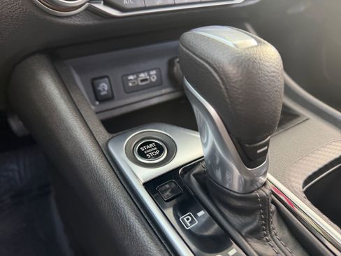 Used 2025 Nissan Sentra SV image 18