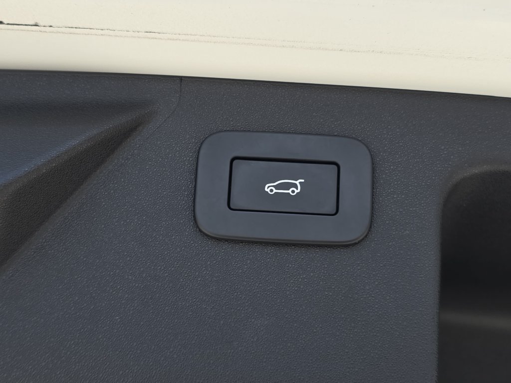 Certified 2023 Land Rover Discovery Sport S AWD/4WD image 13