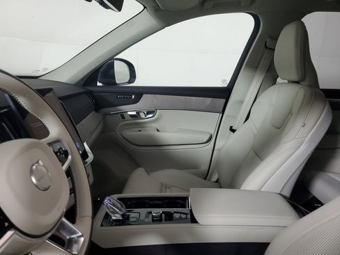 Used 2025 Volvo XC90 T8 Ultra image 25