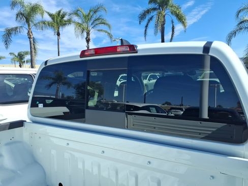 New 2026 Nissan Frontier S image 8