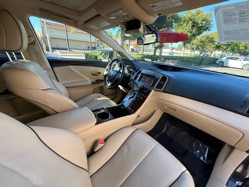Used 2014 Toyota Venza XLE w/ XLE Premium Package image 21