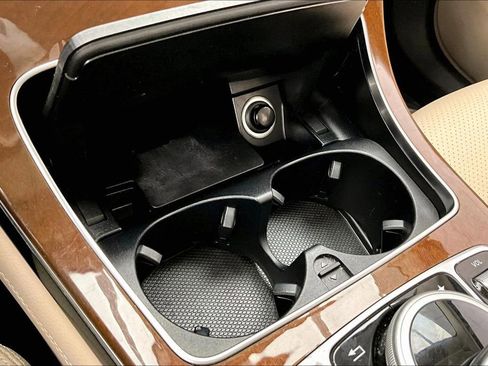 Used 2017 Mercedes-Benz GLC 300 4MATIC image 32