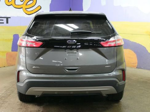 Used 2024 Ford Edge SEL w/ Convenience Package AWD/4WD image 3