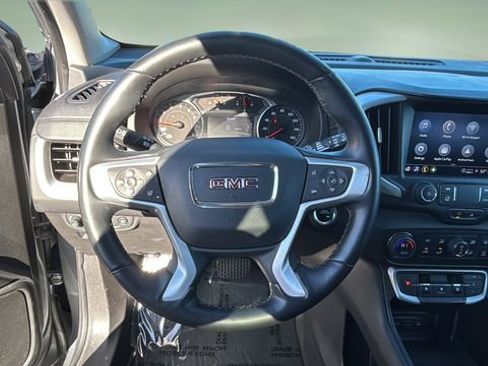 Used 2023 GMC Terrain SLT image 11