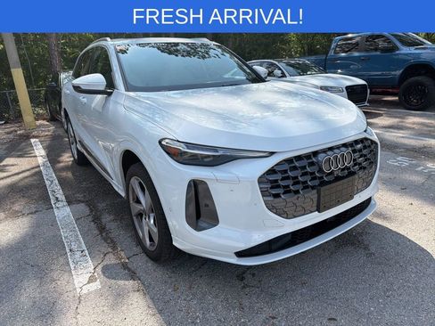 Used 2025 Audi Q5 Premium Plus w/ Premium Plus AWD/4WD image 1