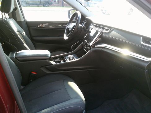 Used 2022 Jeep Grand Cherokee L Laredo w/ Luxury Tech Group I AWD/4WD image 31
