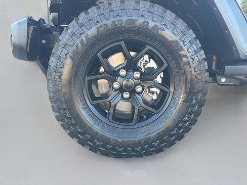 Used 2025 Jeep Wrangler Sport AWD/4WD image 11