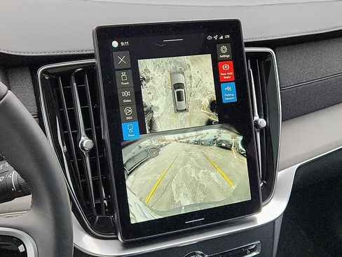 Used 2026 Volvo XC90 T8 Ultra w/ Protection Package Premier image 17