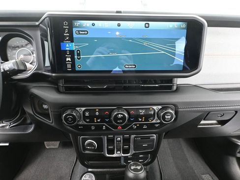 Used 2024 Jeep Wrangler Unlimited Sahara w/ Technology Group AWD/4WD image 34