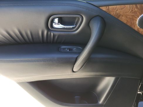 Used 2023 Nissan Armada SL w/ Captain's Chairs Package AWD/4WD image 12