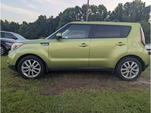 Used 2017 Kia Soul + w/ UVO Package FWD image 5
