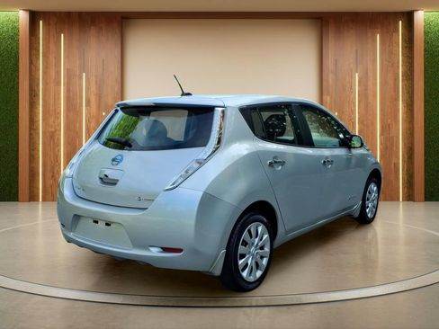 Used 2016 Nissan Leaf S w/ Charger Package FWD image 33
