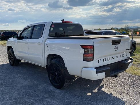 Used 2023 Nissan Frontier SV w/ Midnight Edition Package AWD/4WD image 7