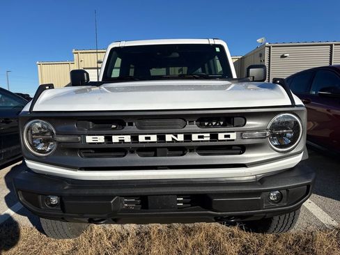 Used 2024 Ford Bronco Big Bend image 2