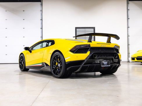 Used 2018 Lamborghini Huracan Performante image 6
