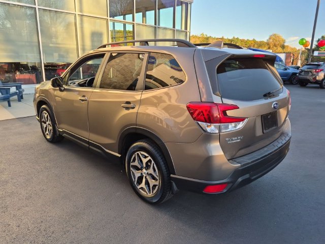 Used 2020 Subaru Forester Premium AWD/4WD image 3