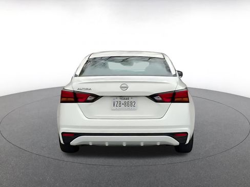 Used 2025 Nissan Altima 2.5 SV image 12