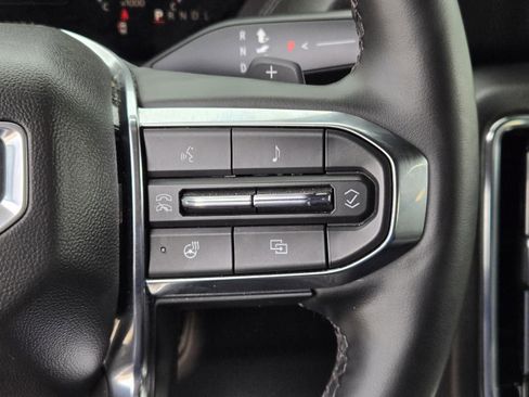 Used 2025 GMC Yukon XL Denali image 16