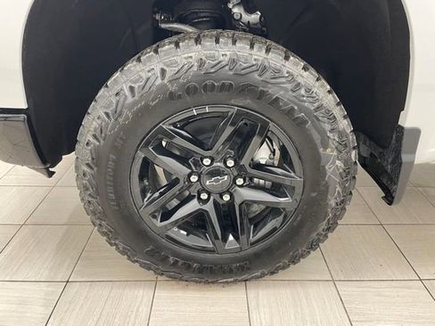 New 2026 Chevrolet Silverado 1500 Custom Trail Boss AWD/4WD image 6