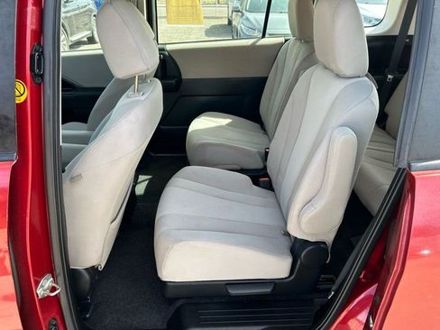 Used 2014 MAZDA MAZDA5 Sport image 13