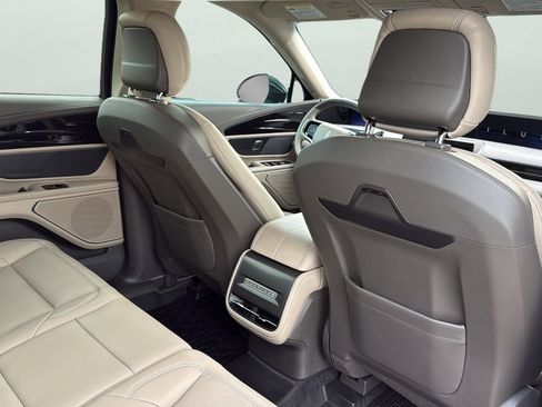 Used 2024 Lincoln Nautilus Premier AWD/4WD image 27