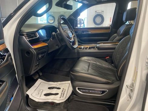 Used 2023 Jeep Grand Wagoneer Series III AWD/4WD image 26