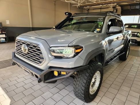 Used 2021 Toyota Tacoma TRD Off-Road AWD/4WD image 3