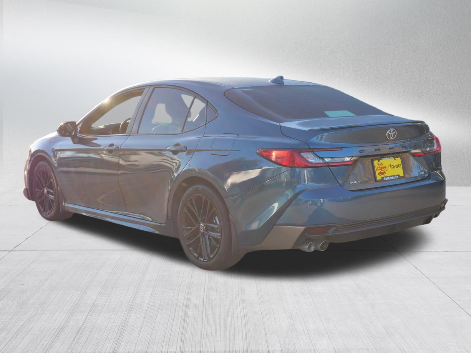 Used 2026 Toyota Camry SE w/ Convenience Package FWD image 6
