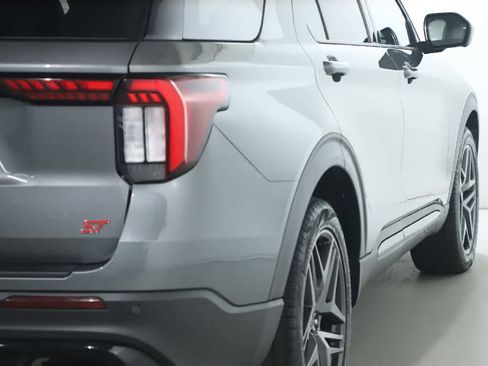 Used 2025 Ford Explorer ST w/ Sun And Sound Package AWD/4WD image 48