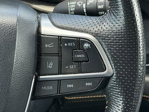 Used 2024 Toyota Sienna XLE Woodland Edition AWD/4WD image 15