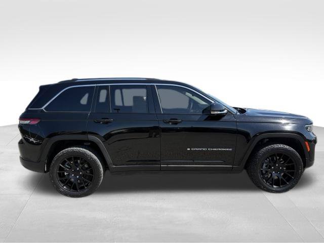 Used 2022 Jeep Grand Cherokee Limited 4xe w/ Luxury Tech Group II AWD/4WD image 9