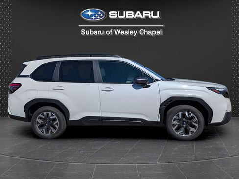 Used 2026 Subaru Forester Premium AWD/4WD image 4